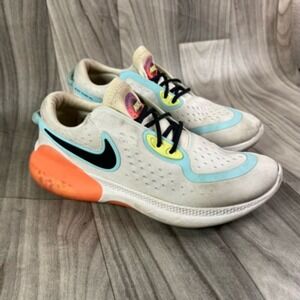 Nike Athletic Shoes White and Orange